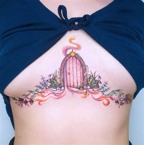 Underboob tattoo, i sensualissimi tatuaggi sotto il seno